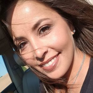 Meet your Posher, Dominga